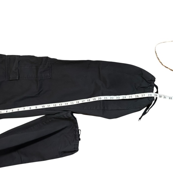 Levi's '94 Baggy Cargo Pants- Women's Relaxed Joggers- Size 27 - Picture 11 of 15